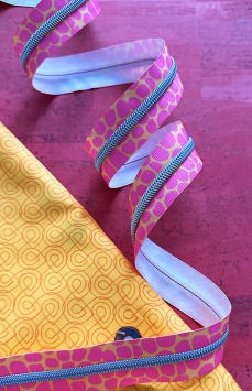 Zipper Tape Pebble Pink 017S 3 yards